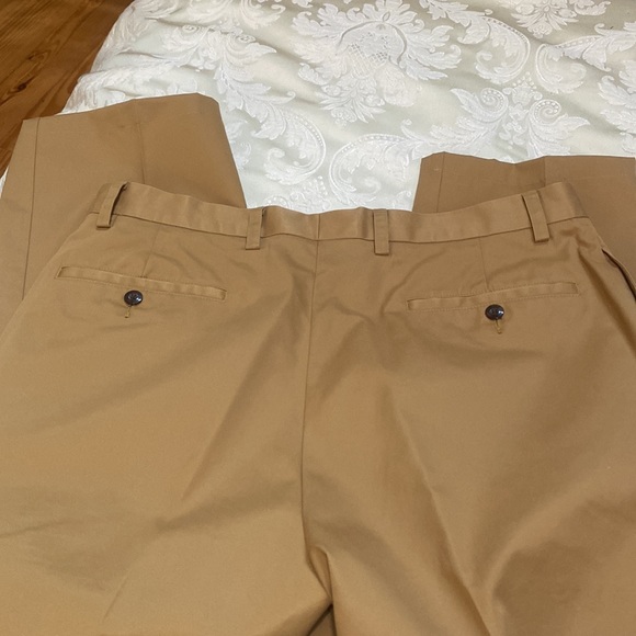 Like New! Orvis Men’s cotton slacks - Picture 4 of 13